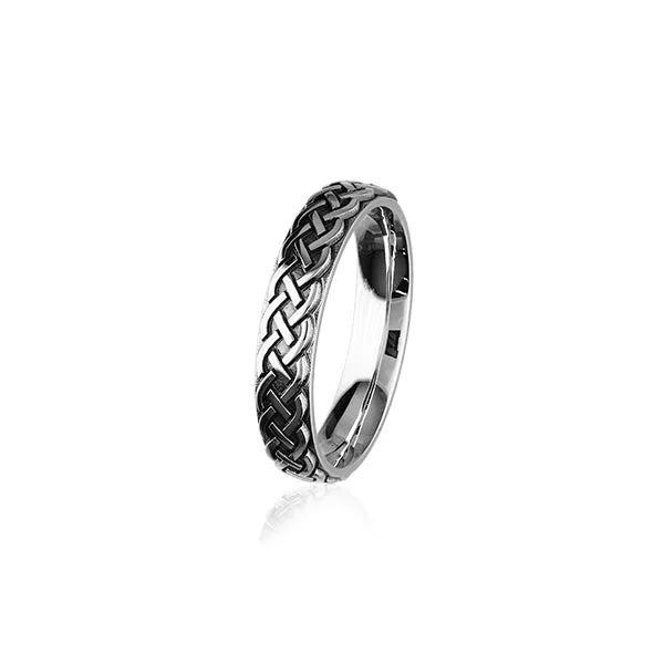 Light rings ideal for daily finger wear -Celtic Silver Ring R402